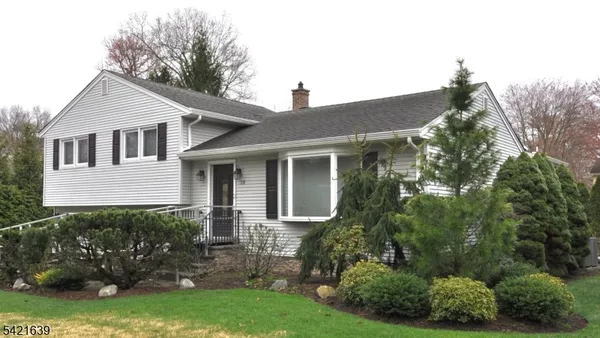$899,000 | 28 Jefferson Place, Montvale, NJ 07645