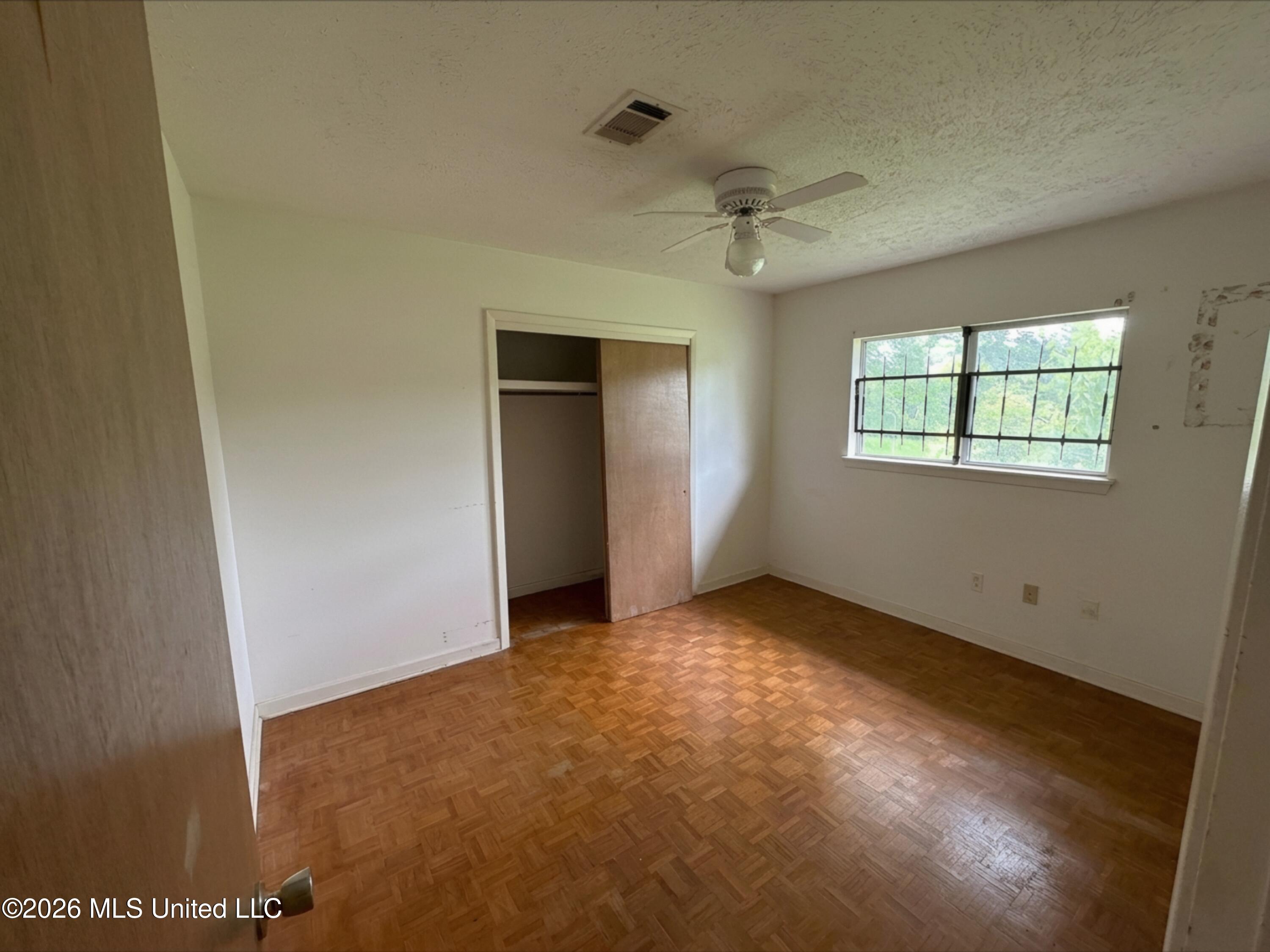 2002 Queensroad Avenue Jackson, MS 39213 - Photo 5 of 9 I5 (Bedroom 3)