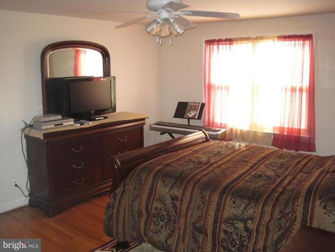 1626 Heathfield Road Baltimore, MD 21239 - Photo 14 of 30 Master Bedroom
