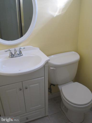 1626 Heathfield Road Baltimore, MD 21239 - Photo 27 of 30 Bath #4