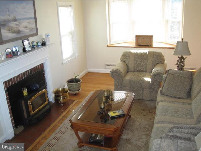 1626 Heathfield Road Baltimore, MD 21239 - Photo 6 of 30 Living Room #2