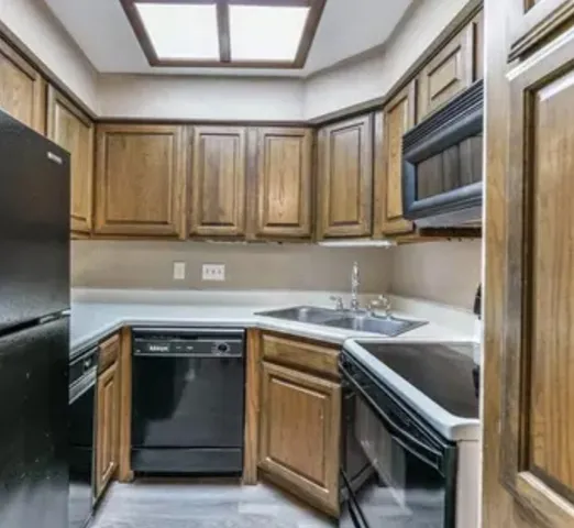 $1,100 | 921 Marine Street, Unit 205, Galveston, TX 77550