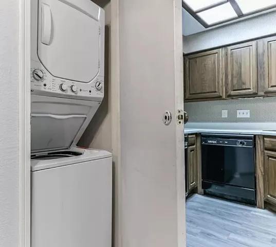 $1,100 | 921 Marine Street, Unit 205, Galveston, TX 77550