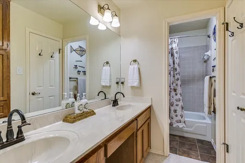 $998,000 | 7001 Midwood Parkway, Austin, TX 78736