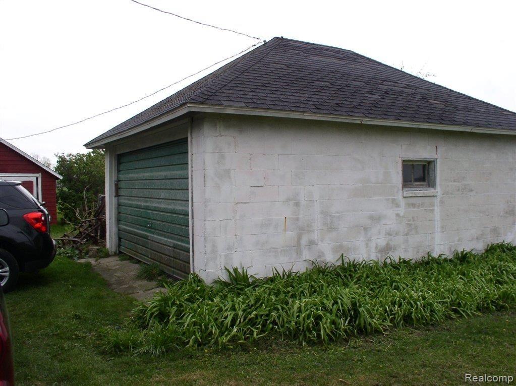 1995 West Akron Road Caro, MI 48723 - Photo 2 of 9 1995 W Akron 007.JPG