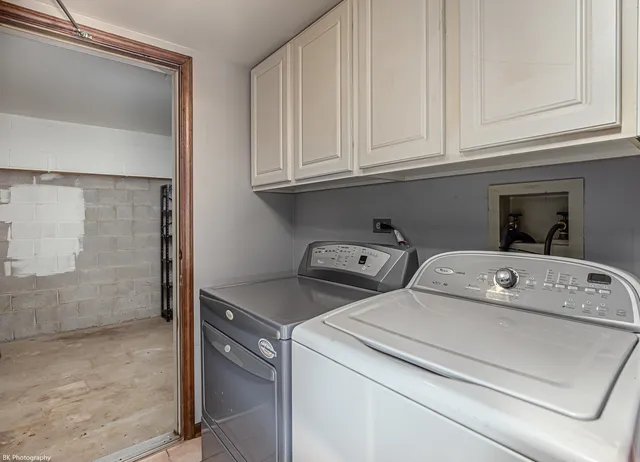 $214,900 | 7140 Olde Gatehouse Road, Tinley Park, IL 60477