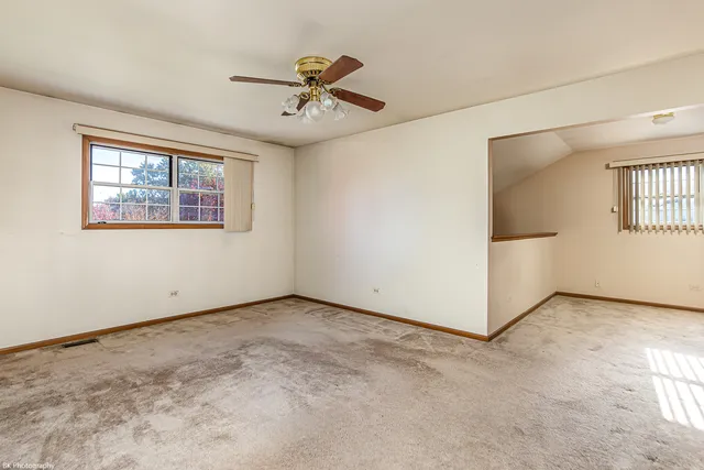 $214,900 | 7140 Olde Gatehouse Road, Tinley Park, IL 60477