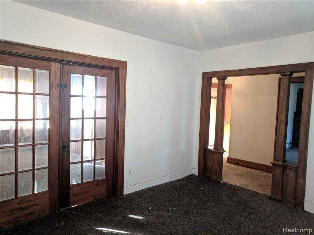 227 West Auburn Road Rochester Hills, MI 48307 - Photo 5 of 9