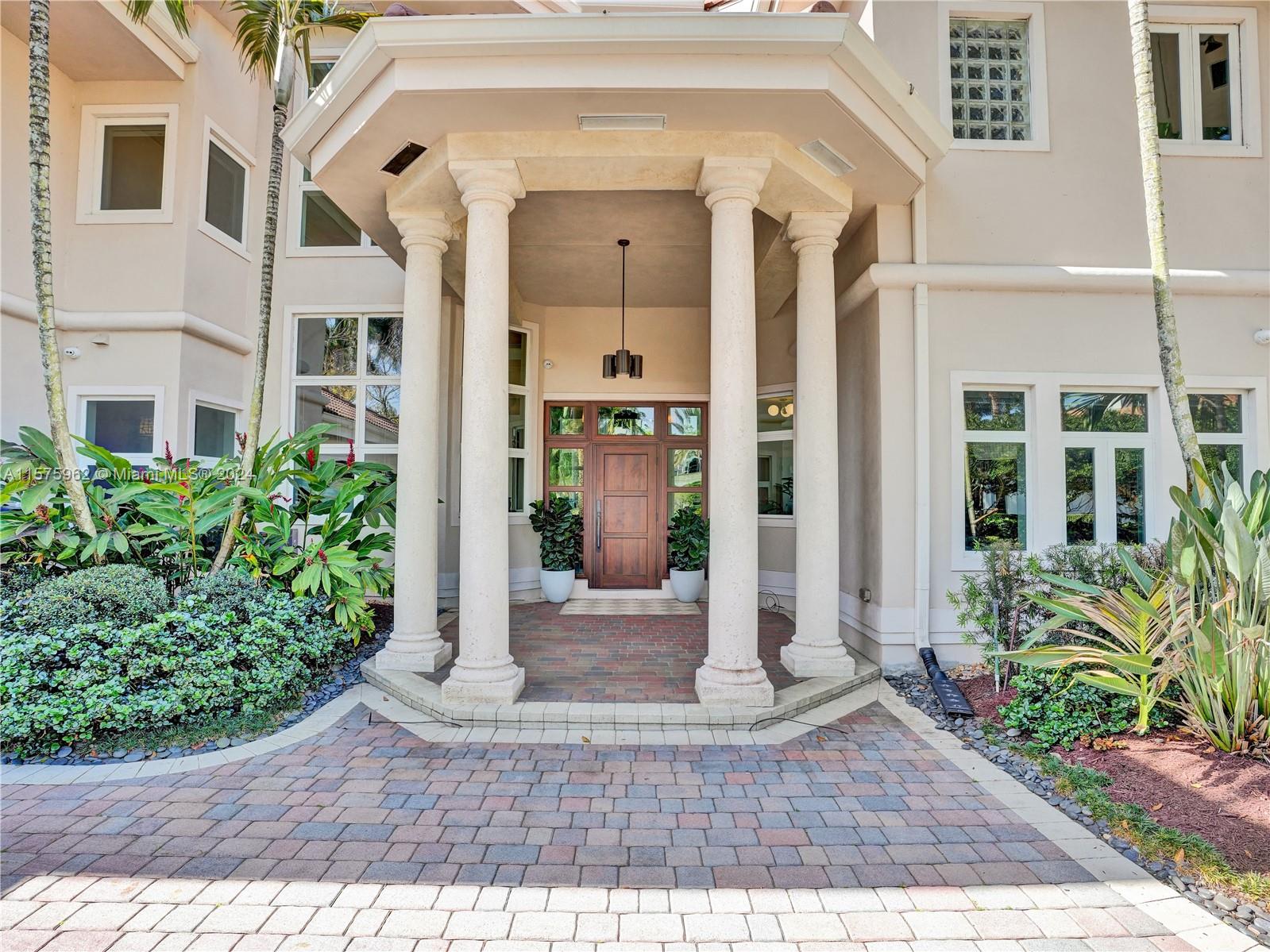 2671 Riviera Manor Weston, FL 33332 - Photo 4 of 42 Gallery Image 4