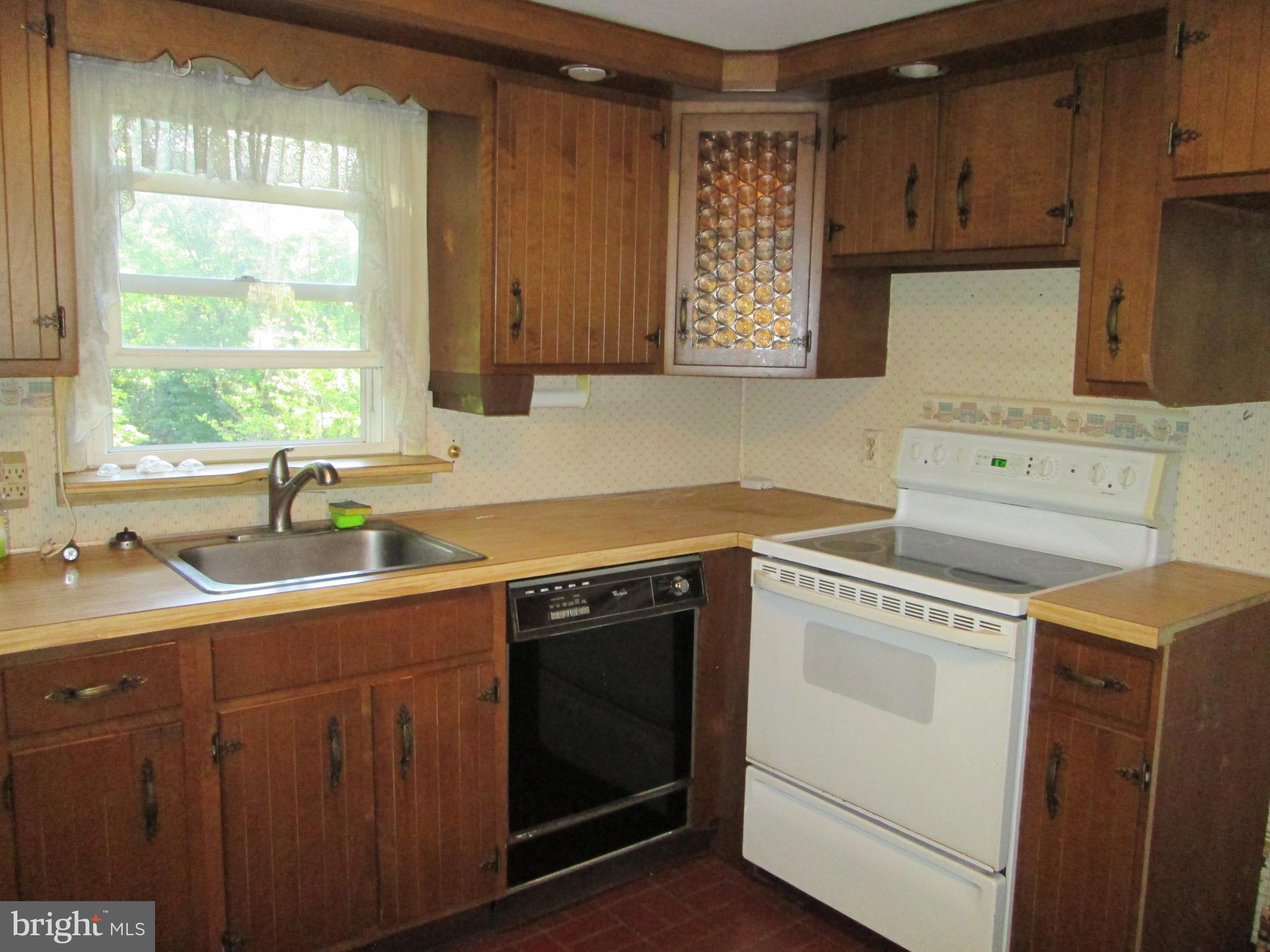 72 Sunset Hill Road Boyertown, PA 19512 - Photo 5 of 17 Gallery Image 5