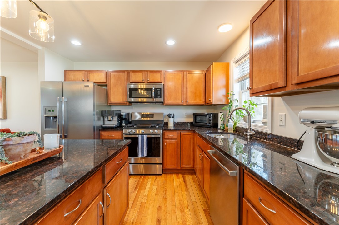 284 Old Forge Road Warwick, RI 02818 - Photo 17 of 36