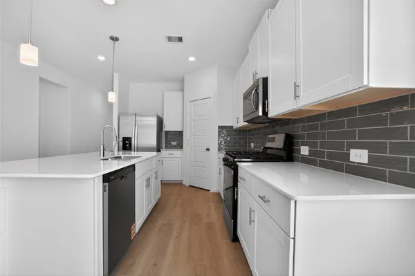 $2,450 | 422 Gram Hill Drive, Montgomery, TX 77316