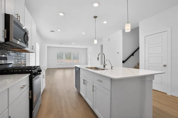 $2,450 | 422 Gram Hill Drive, Montgomery, TX 77316