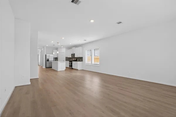 $2,450 | 422 Gram Hill Drive, Montgomery, TX 77316