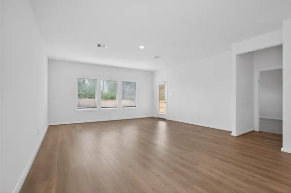 $2,450 | 422 Gram Hill Drive, Montgomery, TX 77316