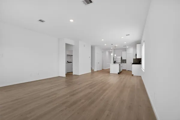 $2,450 | 422 Gram Hill Drive, Montgomery, TX 77316