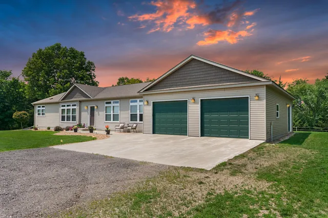 $1,750,000 | 32908 285th Avenue, Le Sueur, MN 56058