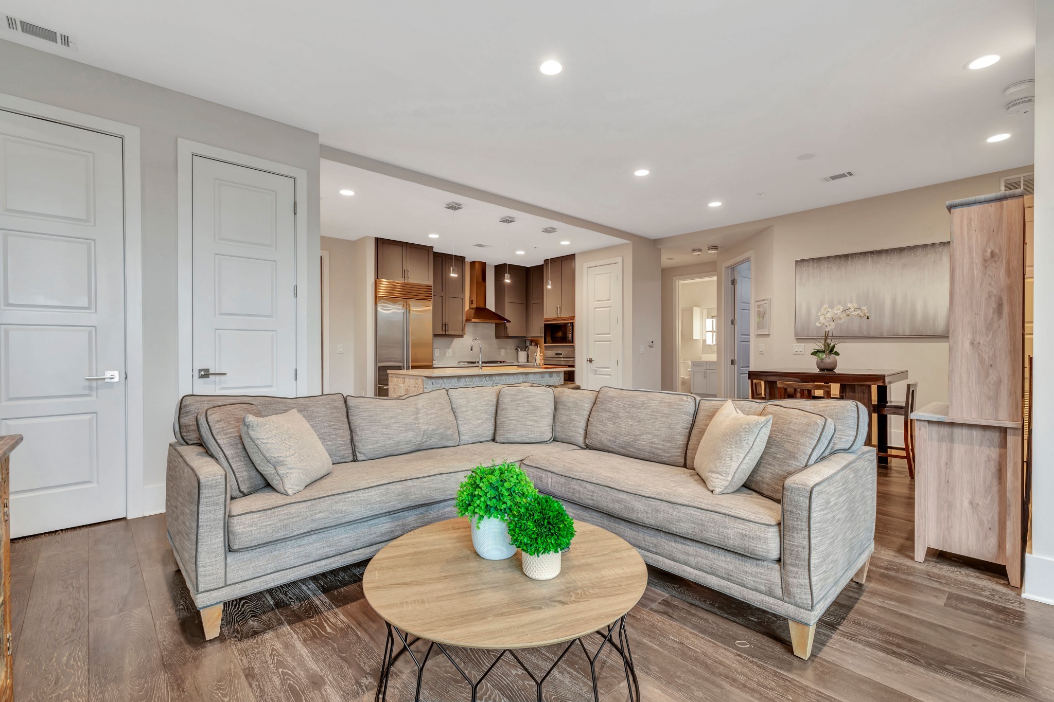 20 Rutledge Street, Unit 106 Nashville, TN 37210 - Photo 6 of 54 Gallery Image 6