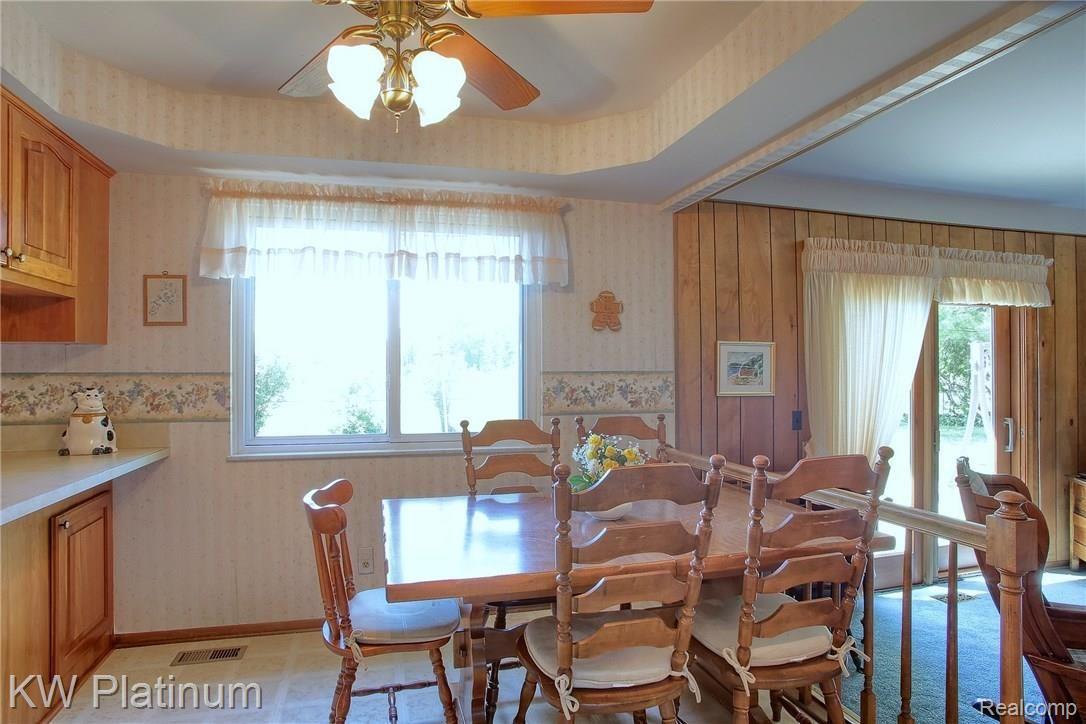 6526 Flintlock Ridge Utica, MI 48317 - Photo 12 of 35 Breakfast_Nook.jpg