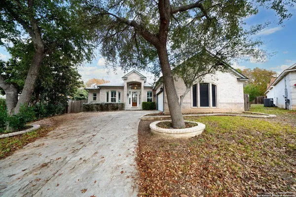 $2,100 | 213 Doral Court, Cibolo, TX 78108