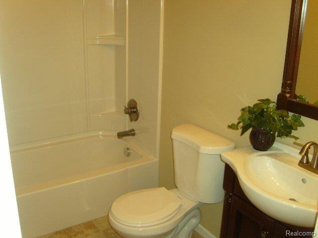 3587 Howland Road Almont, MI 48003 - Photo 15 of 25 Main Bath.JPG