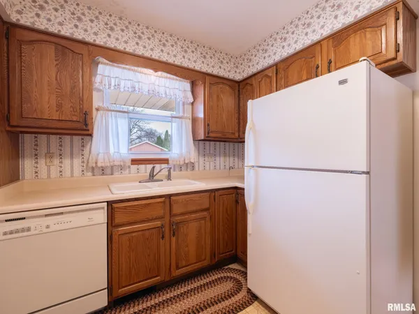 $230,000 | 1903 St Clair Drive, Pekin, IL 61554