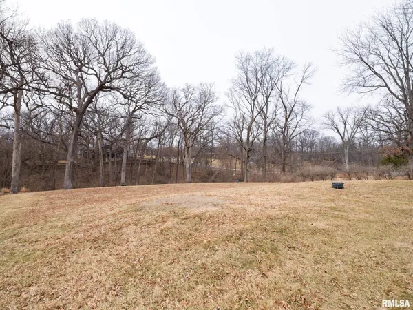 $230,000 | 1903 St Clair Drive, Pekin, IL 61554