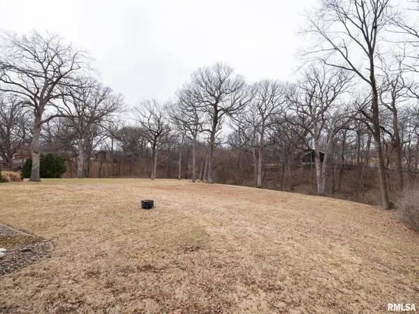 $230,000 | 1903 St Clair Drive, Pekin, IL 61554