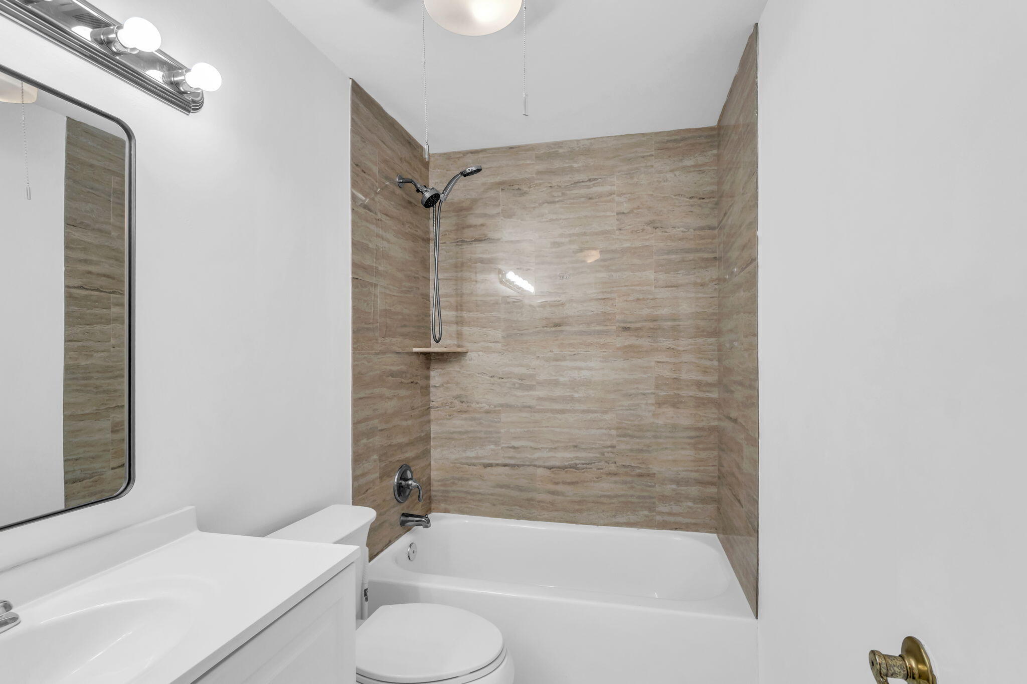 6813 Via Regina Boca Raton, FL 33433 - Photo 19 of 25 21-web-or-mls-DSC00216