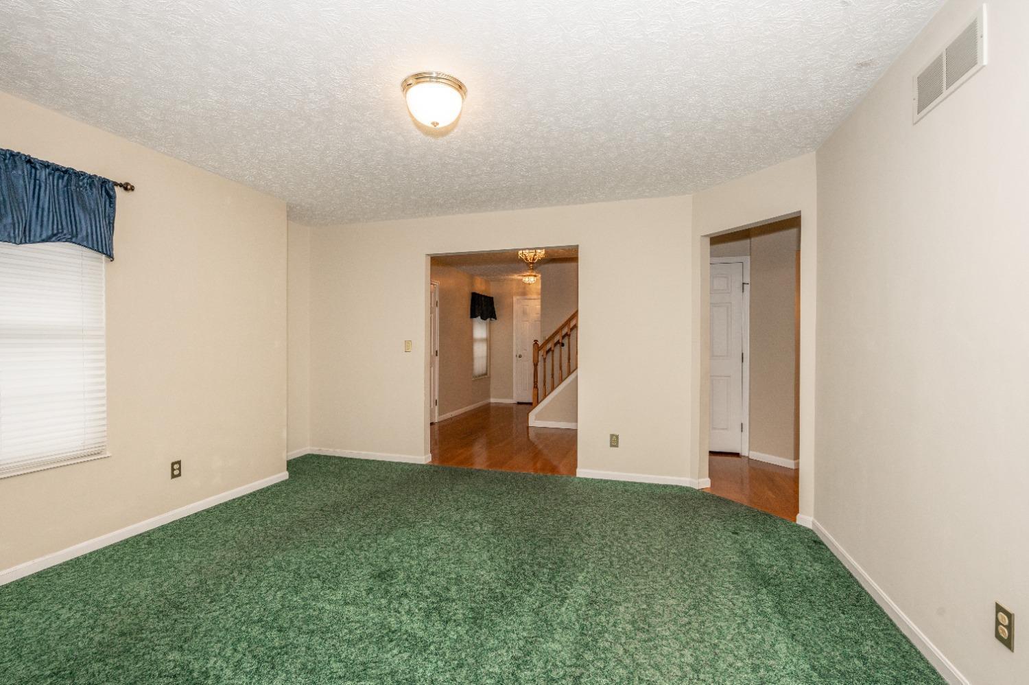 6292 Berauer Road Cincinnati, OH 45248 - Photo 6 of 48