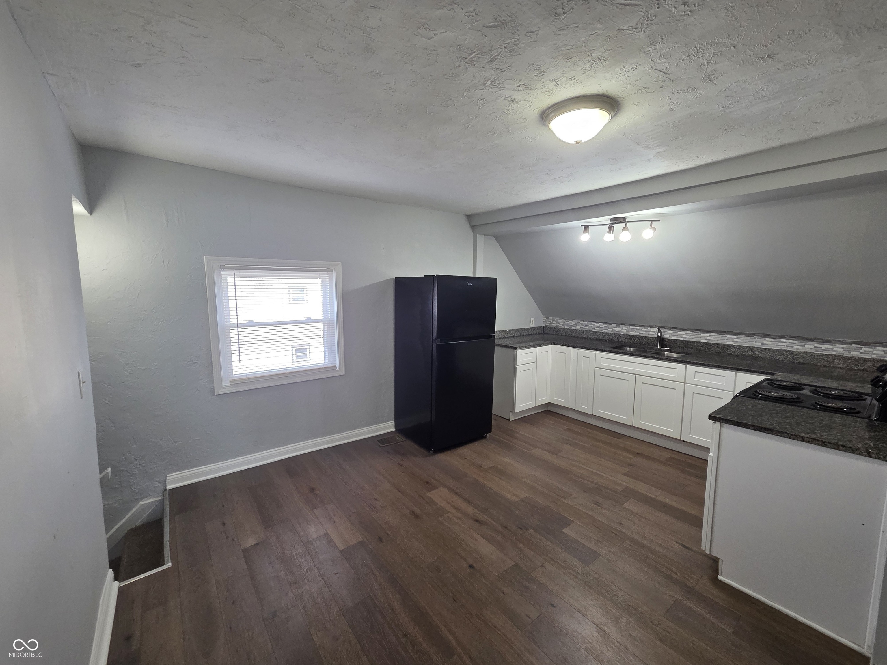 2805 Unit 2 Boulevard Place Indianapolis, IN 46208 - Photo 3 of 11