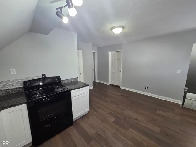 $999 | 2805 Unit 2 Boulevard Place, Indianapolis, IN 46208