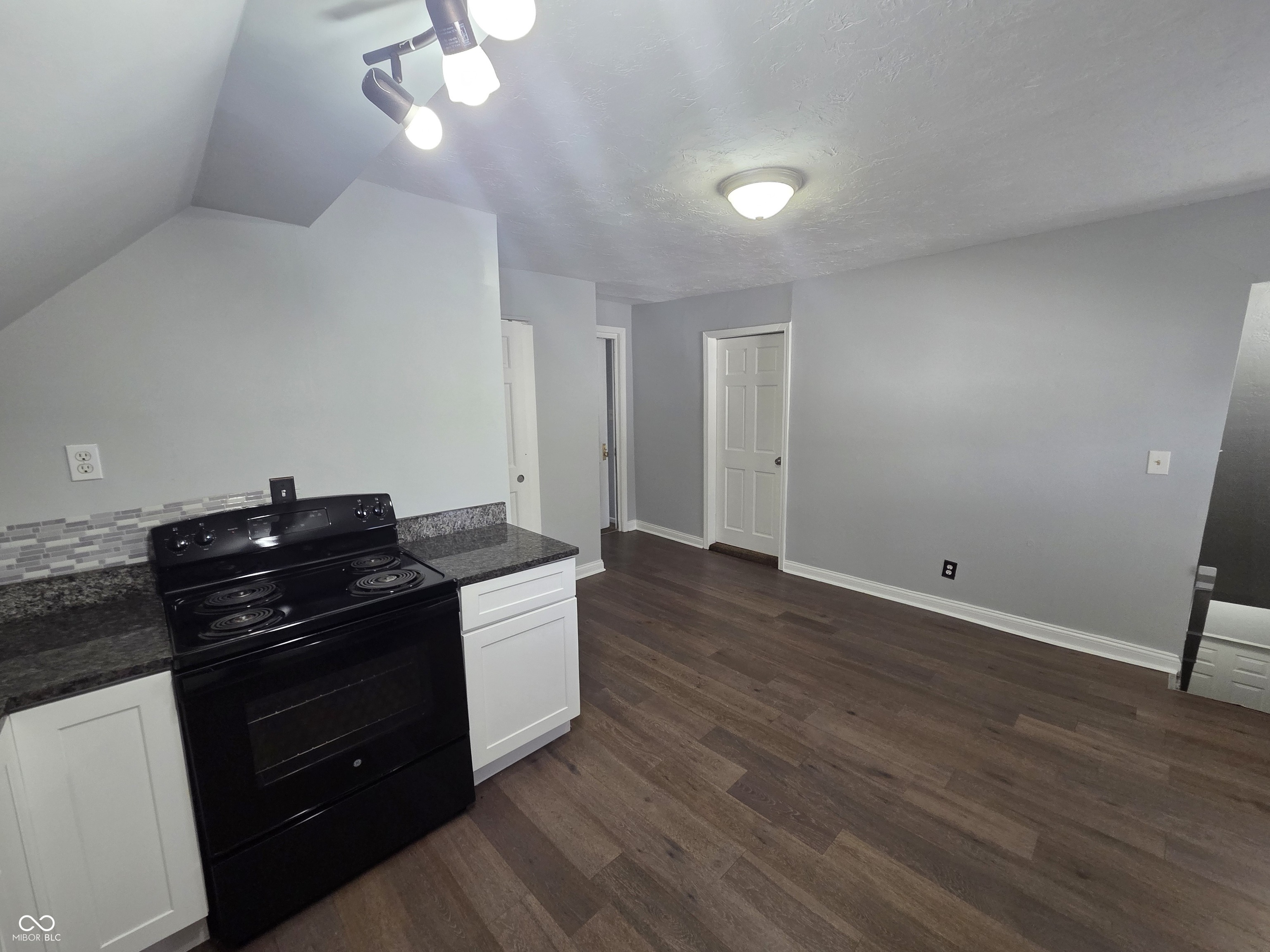 2805 Unit 2 Boulevard Place Indianapolis, IN 46208 - Photo 5 of 11