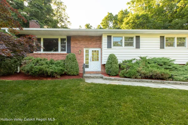$665,000 | 7 Arnold Drive, Woodstock, NY 12498
