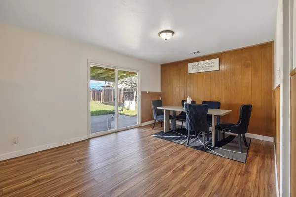 $315,000 | 10840 Beverly Drive, Hanford, CA 93230