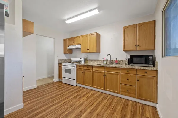 $315,000 | 10840 Beverly Drive, Hanford, CA 93230