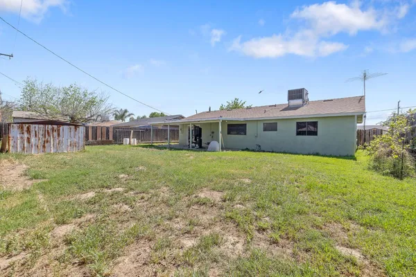 $315,000 | 10840 Beverly Drive, Hanford, CA 93230