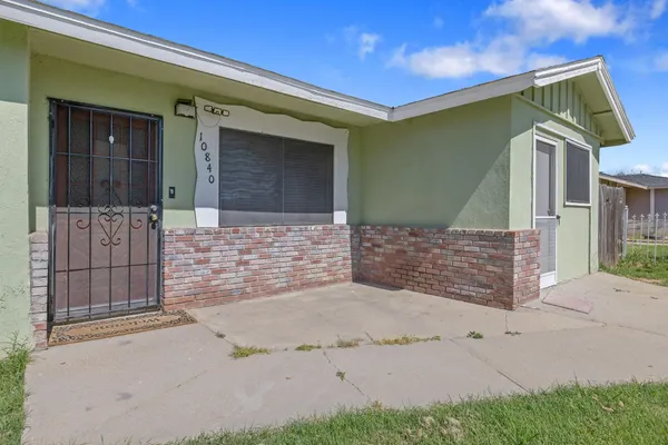 $315,000 | 10840 Beverly Drive, Hanford, CA 93230