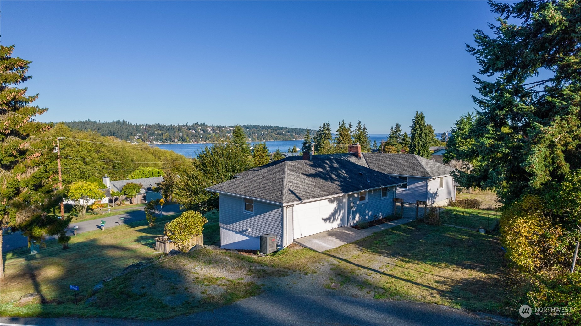1649 Layton Road Freeland, WA 98249 - Photo 1 of 35 Gallery Image 1