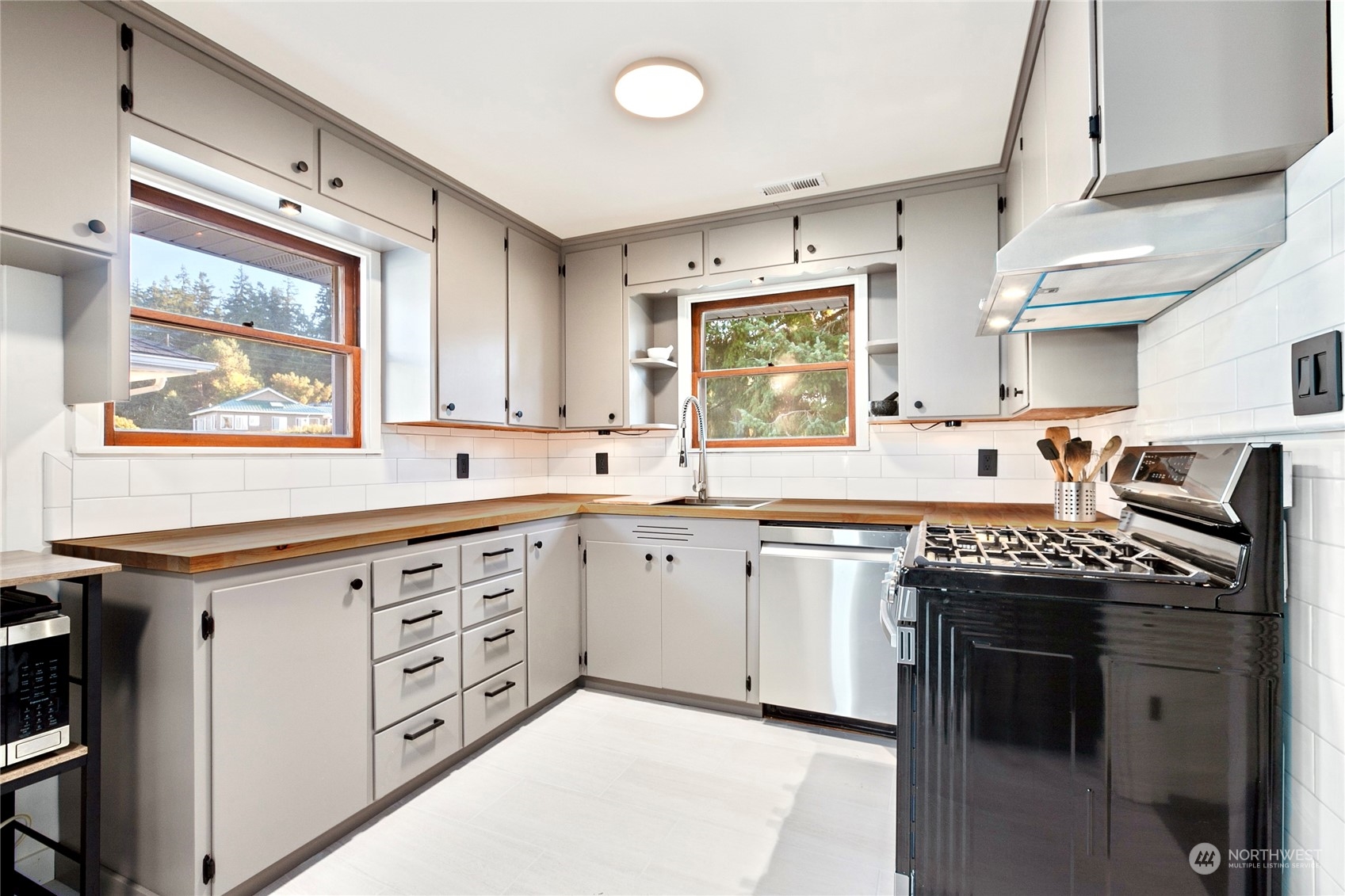 1649 Layton Road Freeland, WA 98249 - Photo 13 of 35 Gallery Image 13