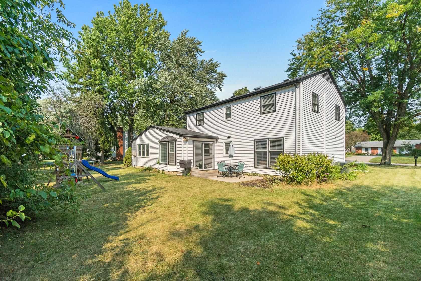 2930 Old Orchard Road Fort Wayne, IN 46804 - Photo 3 of 33