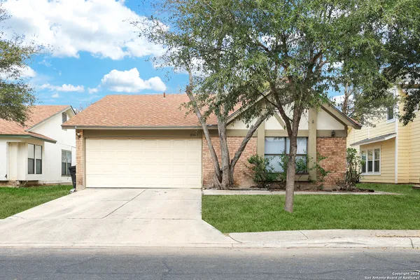 $1,745 | 6943 Sunshine Tree Drive, San Antonio, TX 78249