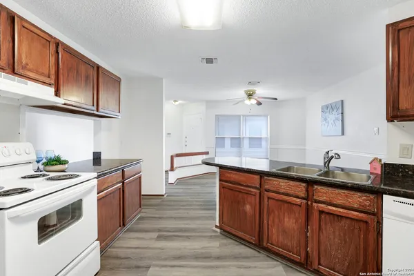 $1,745 | 6943 Sunshine Tree Drive, San Antonio, TX 78249