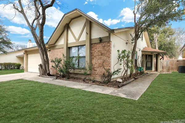 $1,745 | 6943 Sunshine Tree Drive, San Antonio, TX 78249