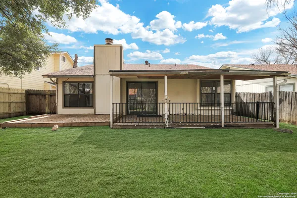 $1,745 | 6943 Sunshine Tree Drive, San Antonio, TX 78249