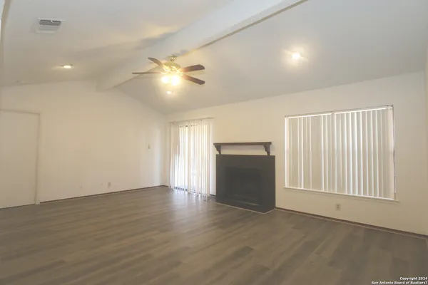 $1,745 | 6943 Sunshine Tree Drive, San Antonio, TX 78249