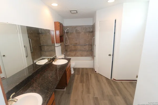 $1,745 | 6943 Sunshine Tree Drive, San Antonio, TX 78249