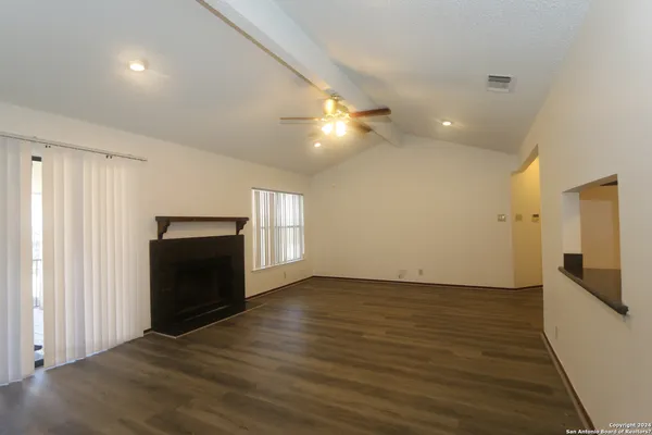 $1,745 | 6943 Sunshine Tree Drive, San Antonio, TX 78249