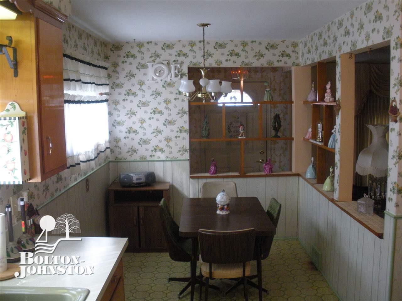 22138 Kelly Road Eastpointe, MI 48021 - Photo 10 of 17 Kitchen Dining Area