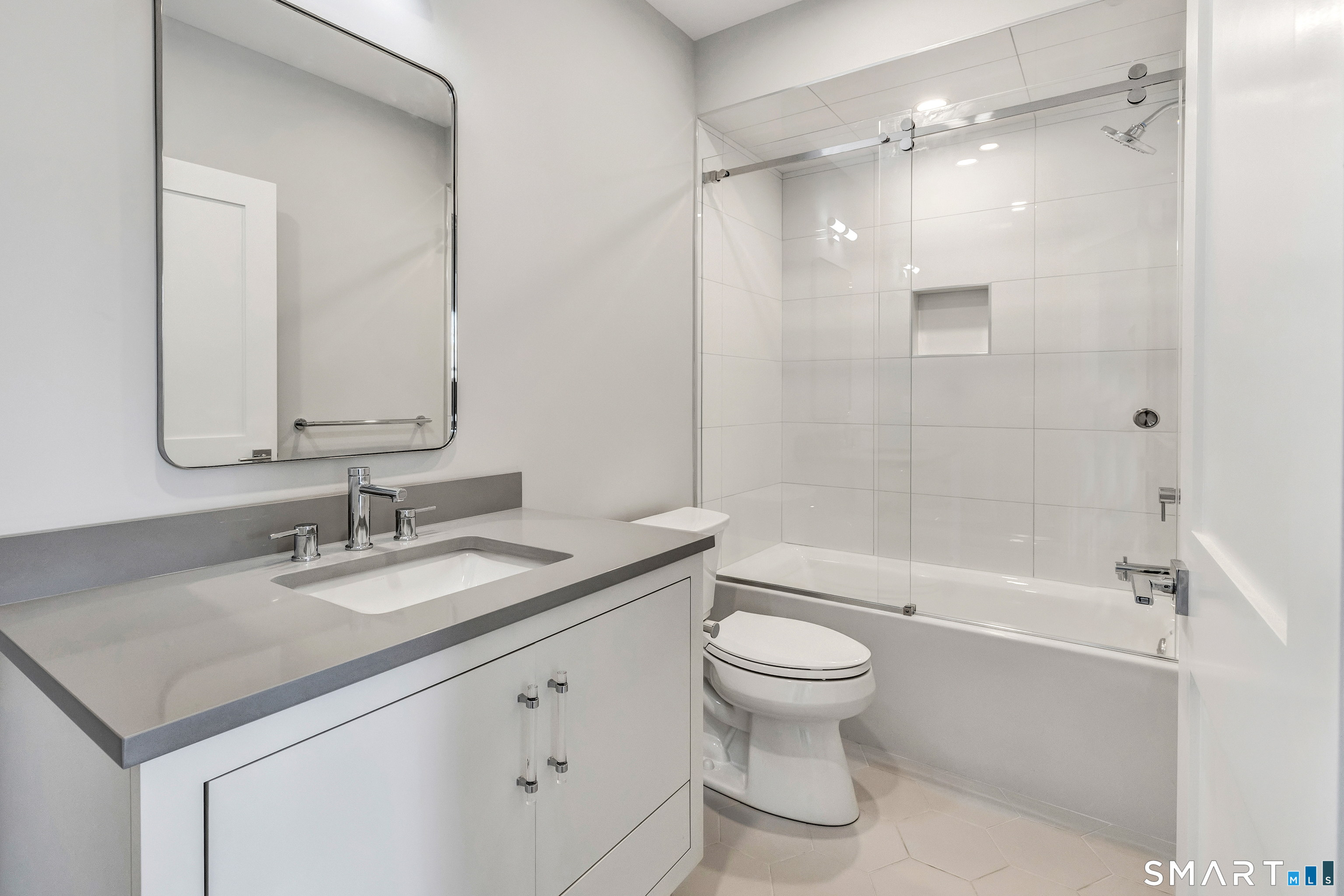 888 Oldfield Road, Unit 888 Fairfield, CT 06824 - Photo 27 of 36